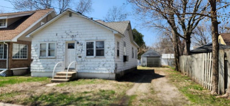 607 6th St NW, Austin, MN 55912