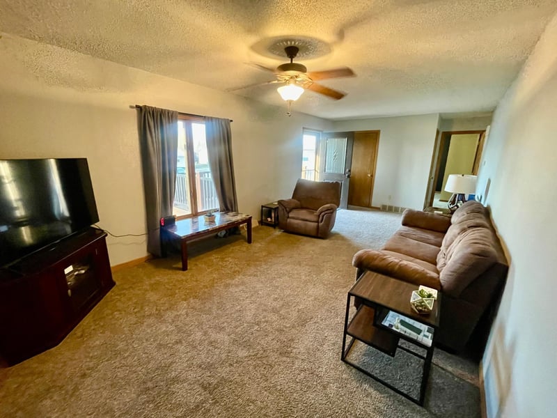 301 E 1st St, Adrian, MN 56110