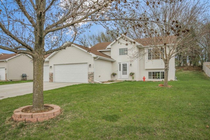 550 Albion Pl, Maple Lake, MN 55358