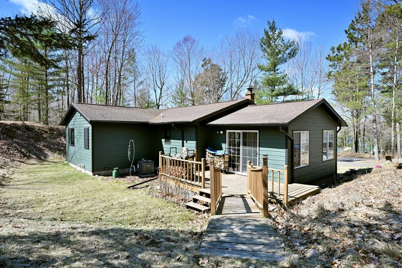 N1995 Ripley Spur Rd, Sarona, WI 54870