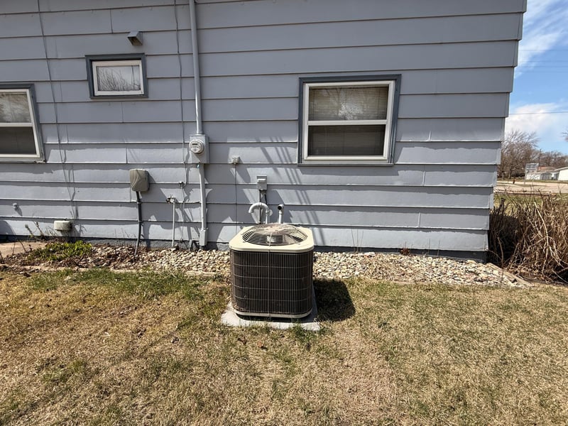 128 S Munsterman St, Appleton, MN 56208