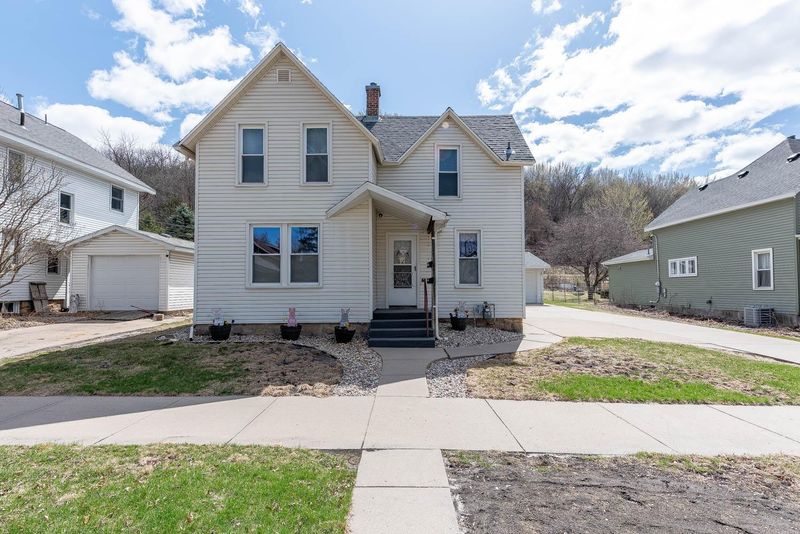 1509 N 5th St, Mankato, MN 56001