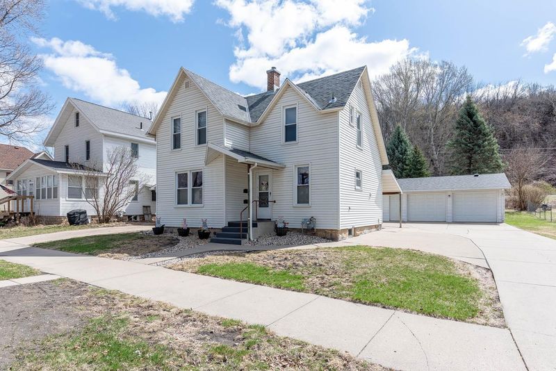 1509 N 5th St, Mankato, MN 56001