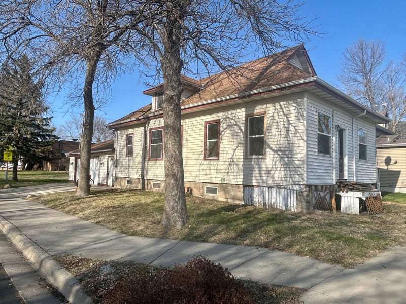 511 W Baker St, Arlington, MN 55307