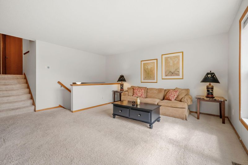 2771 Century Cir, Chanhassen, MN 55317