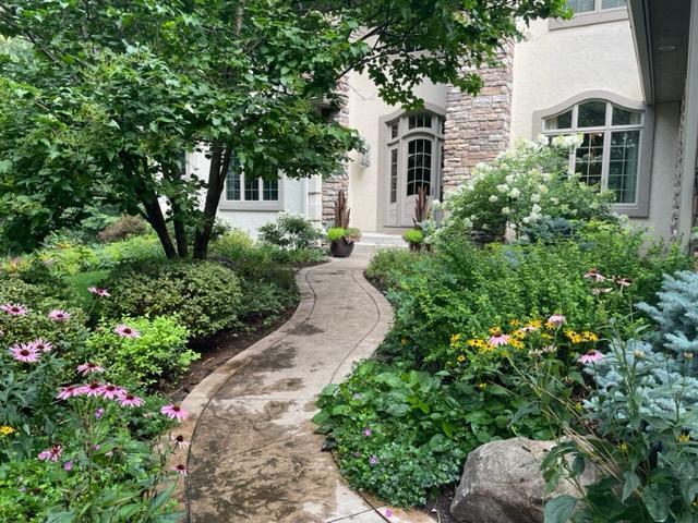 6 Red Forest Way, North Oaks, MN 55127