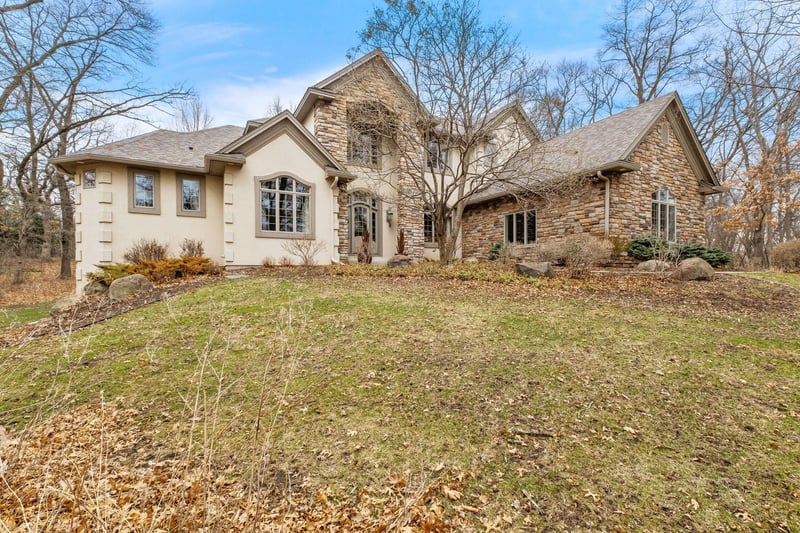 6 Red Forest Way, North Oaks, MN 55127