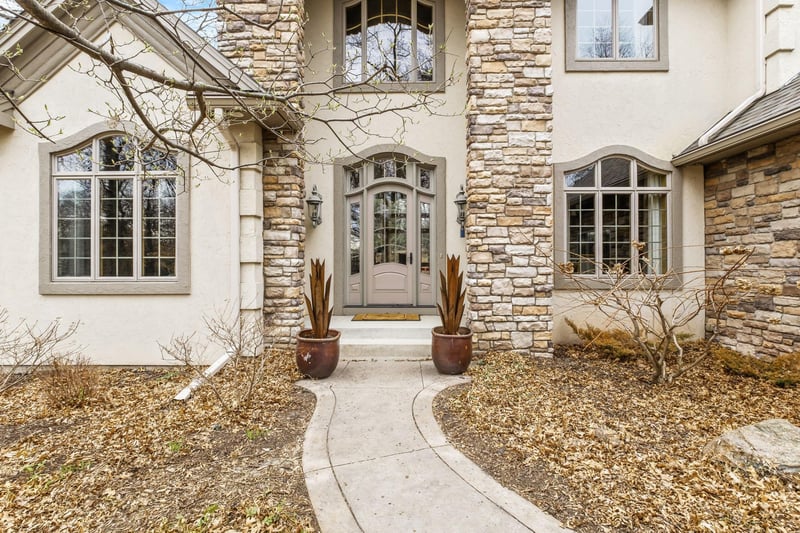 6 Red Forest Way, North Oaks, MN 55127