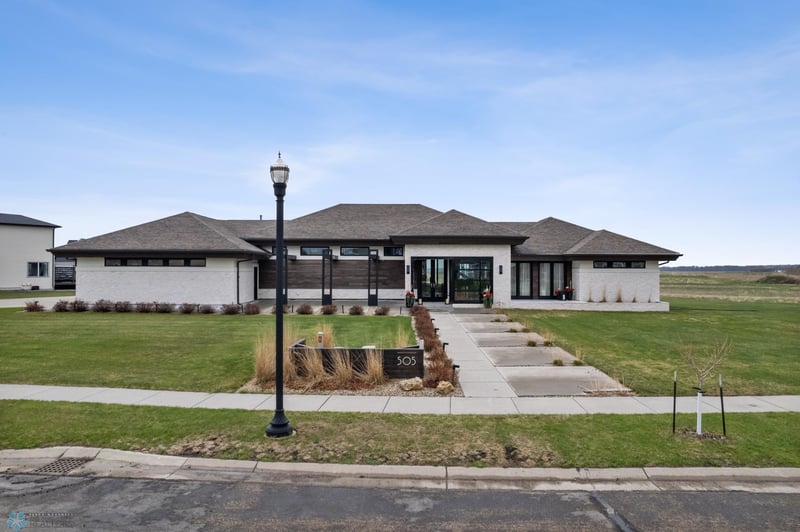 505 Tessa Dr, Moorhead, MN 56560