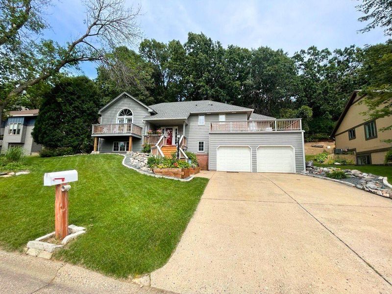 7712 W 84th Street Cir, Bloomington, MN 55438