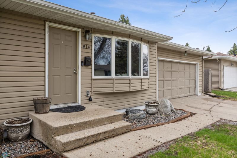 814 Rensvold Blvd, Moorhead, MN 56560