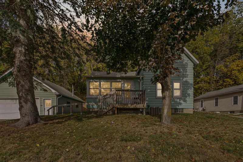 612 Willow St, Faribault, MN 55021