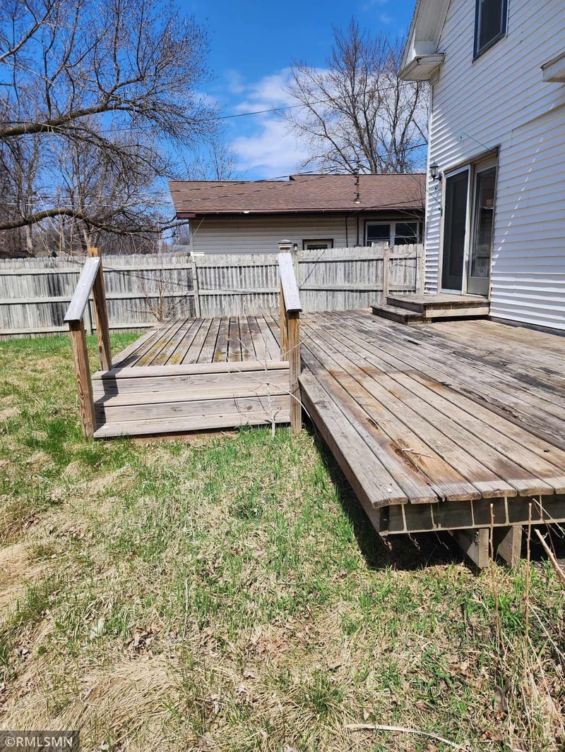 500 5th St E, Hector, MN 55342