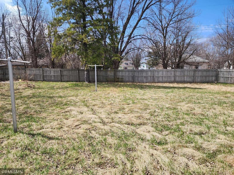 500 5th St E, Hector, MN 55342