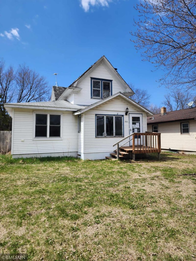 500 5th St E, Hector, MN 55342