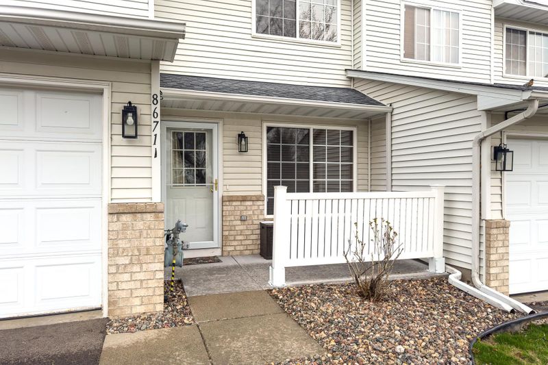 8671 Quarry Ridge Ln #i, Woodbury, MN 55125
