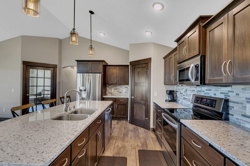 18974 Long Lake Rd, Richmond, MN 56368