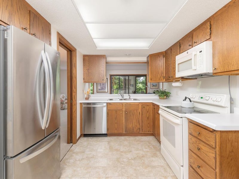 5501 Dewey Hill Rd #233, Edina, MN 55439