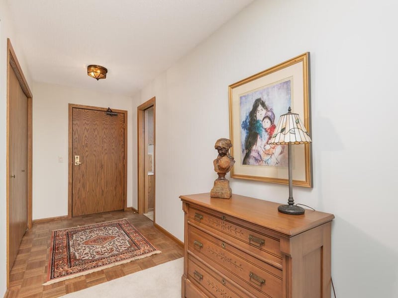 5501 Dewey Hill Rd #233, Edina, MN 55439
