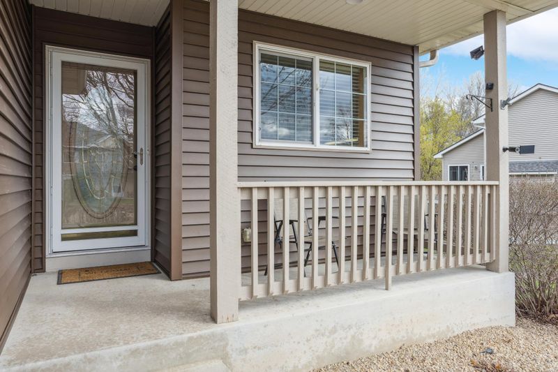 1128 Beaver Creek Pw, Maplewood, MN 55119