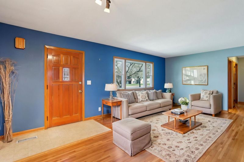 8249 W River Rd, Brooklyn Park, MN 55444
