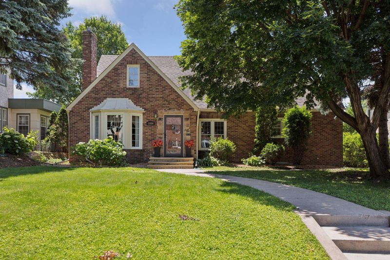 1804 Pinehurst Ave, Saint Paul, MN 55116