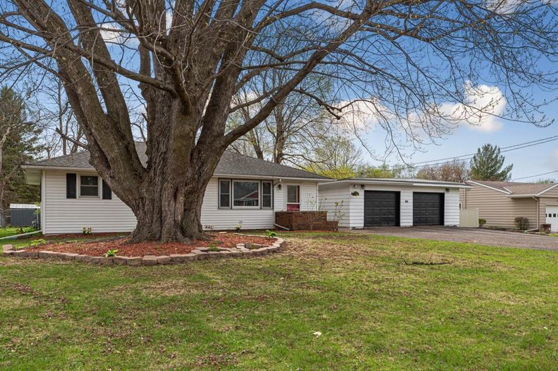 1336 Glynview Trl, Faribault, MN 55021