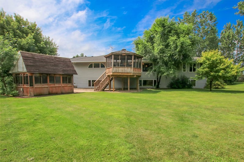 17566 Ideal Ave, Silver Lake, MN 55381