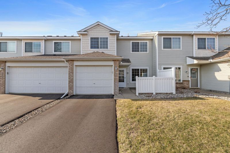 6434 158th St W #384, Apple Valley, MN 55124