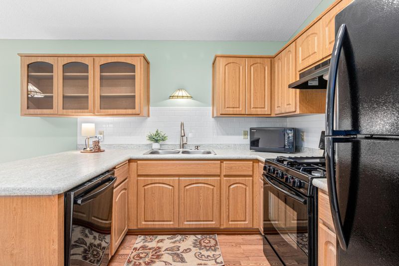 1173 W Royal Oaks Dr, Shoreview, MN 55126