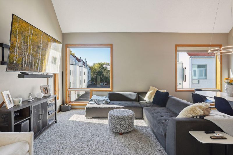 3047 Lake Shore Dr #B, Minneapolis, MN 55416