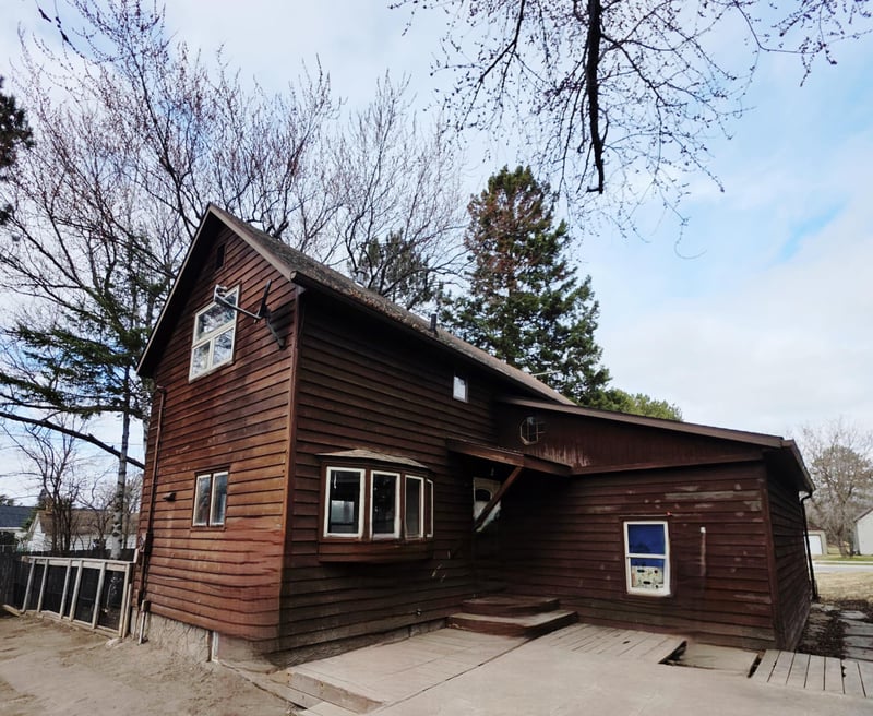757 3rd St NW, Chisholm, MN 55719