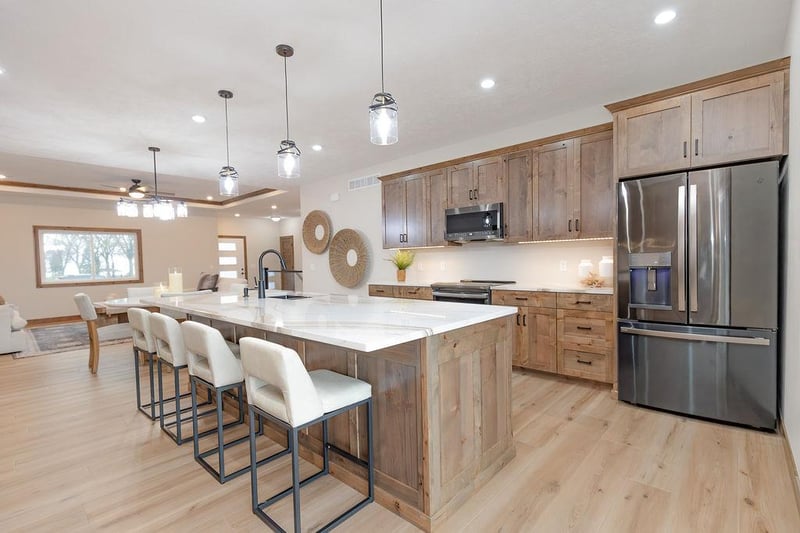 960 Sterling Ave, Worthington, MN 56187