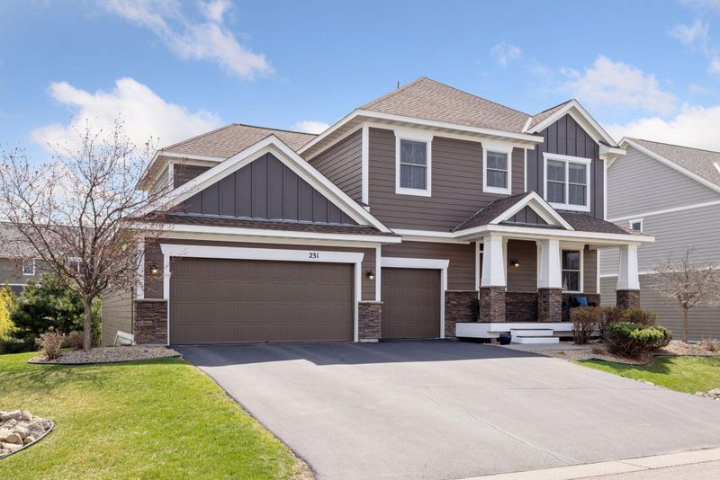 231 Prairie Way N, Bayport, MN 55003