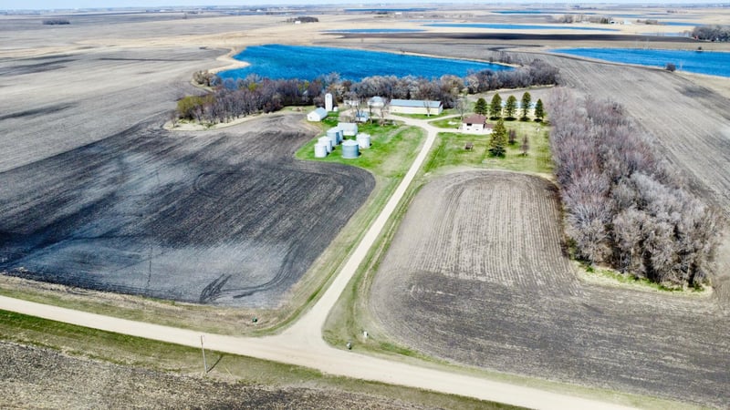 77620 300th St, Clinton, MN 56225