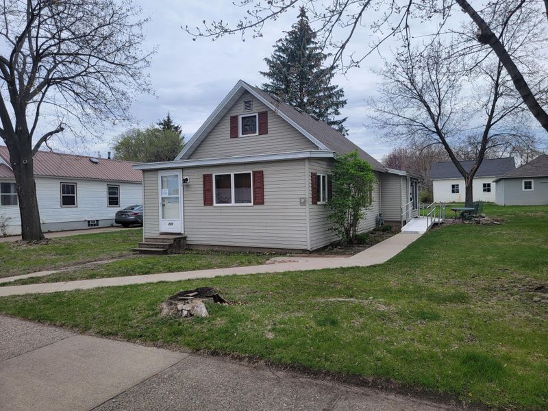 222 E Mark St, Winona, MN 55987