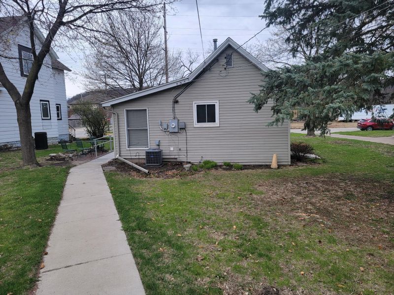 222 E Mark St, Winona, MN 55987