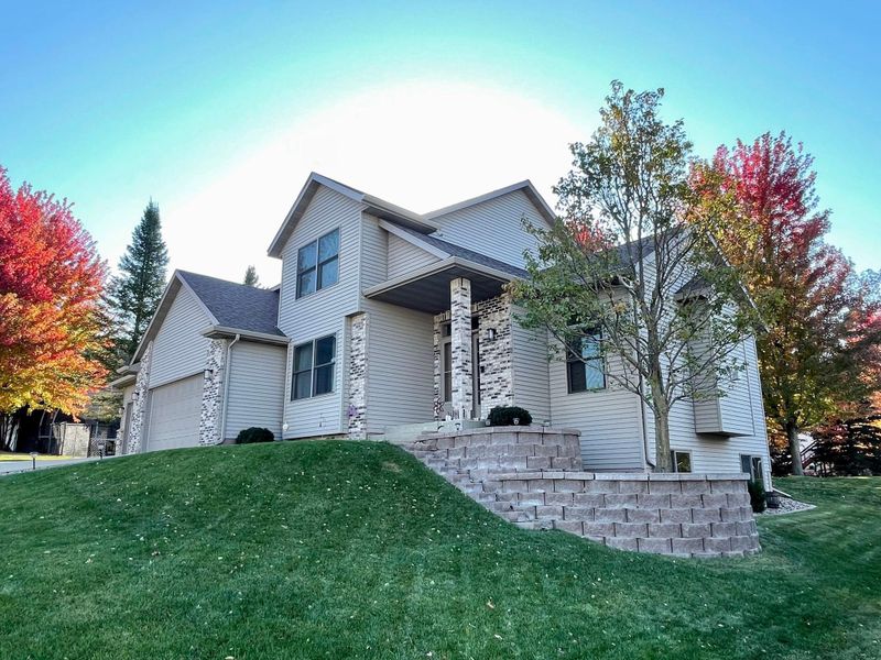 2349 Ponderosa Dr SW, Rochester, MN 55902