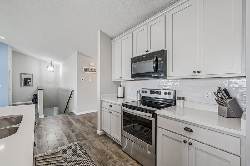 1080 Lakewood Ct, Norwood Young America, MN 55397