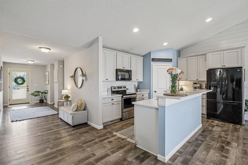 1080 Lakewood Ct, Norwood Young America, MN 55397