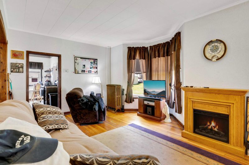 1102 Pacific St, Saint Paul, MN 55106