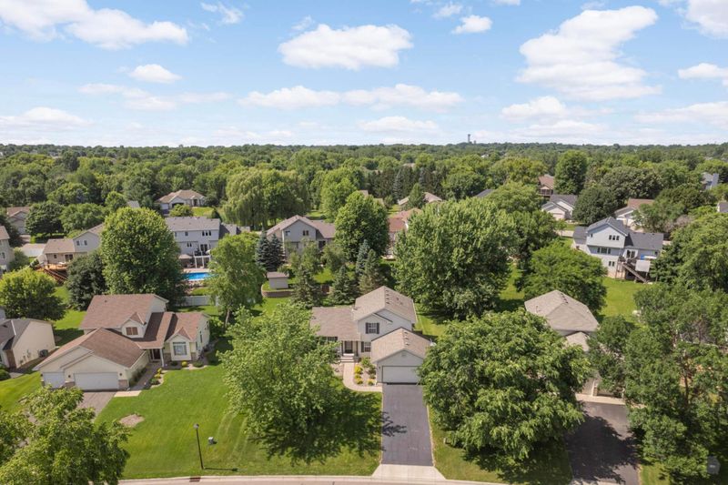 8298 Ashford Rd E, Woodbury, MN 55125