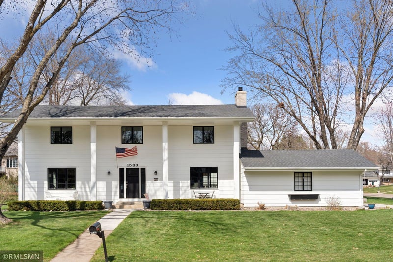 1583 Trollhagen Dr, Fridley, MN 55421