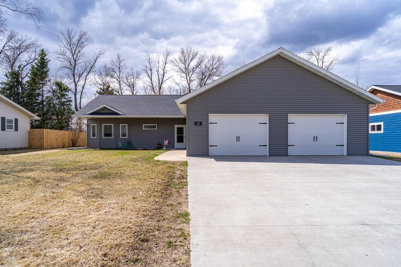 1603 Hoven Ln, Crookston, MN 56716