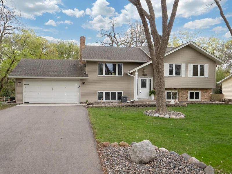 12033 Robin Rd, Maple Grove, MN 55369