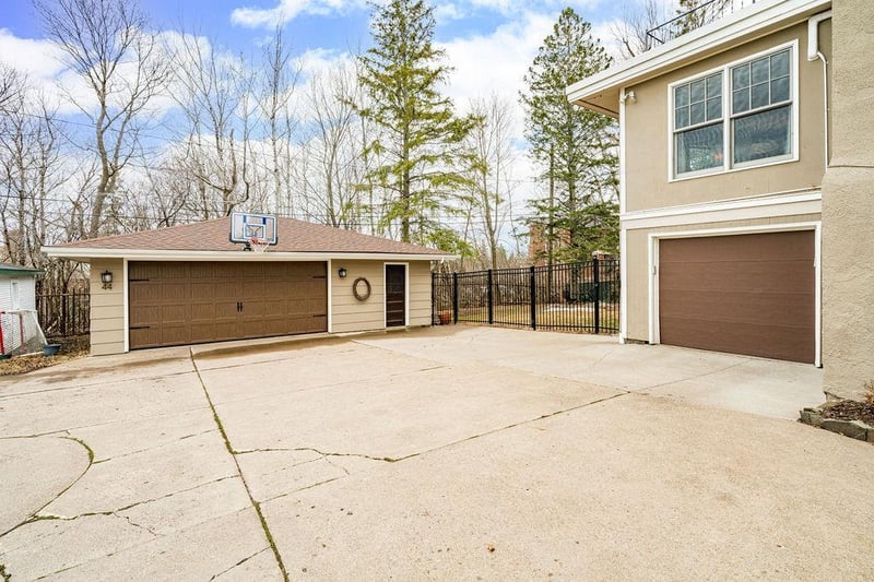 44 E Kent Rd, Duluth, MN 55812