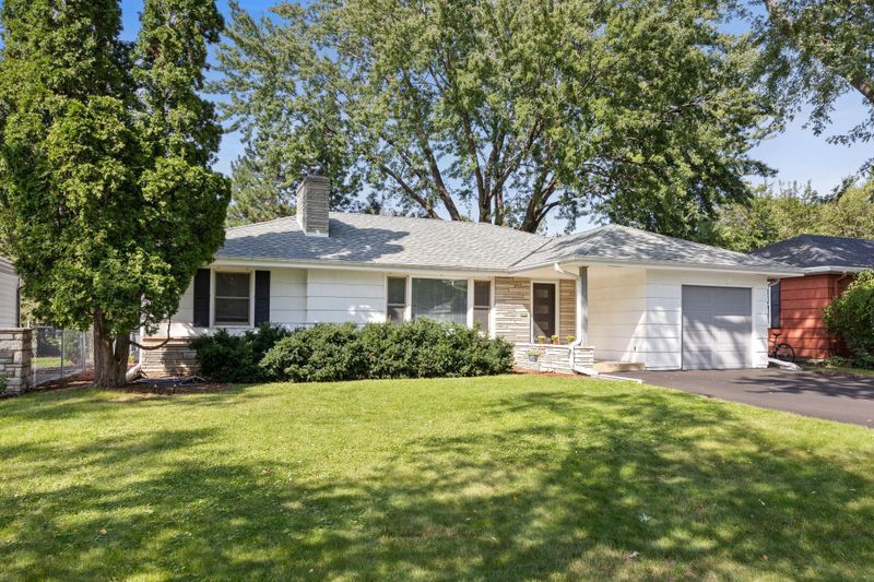 5044 W 56th St, Edina, MN 55436