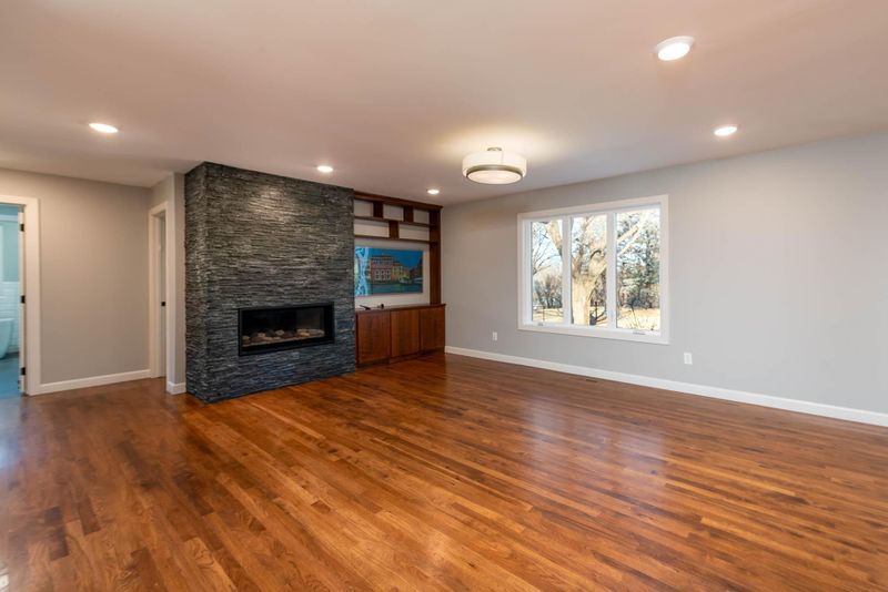200 Lily Dr, Mankato, MN 56001