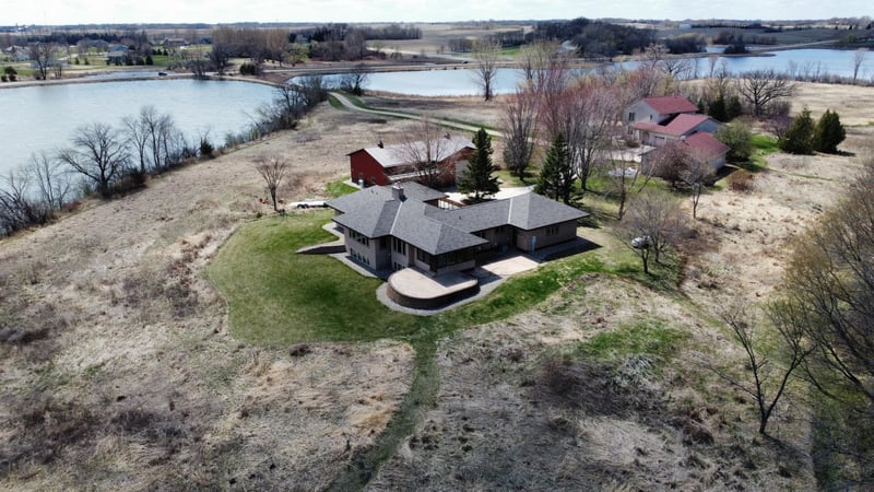 264 60th Ave NE, Willmar, MN 56201