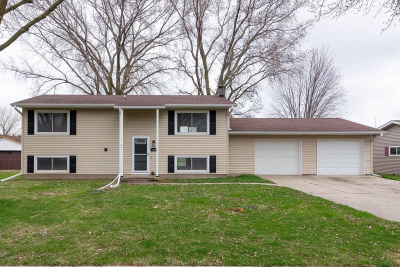 412 14th Ave NW, Waseca, MN 56093